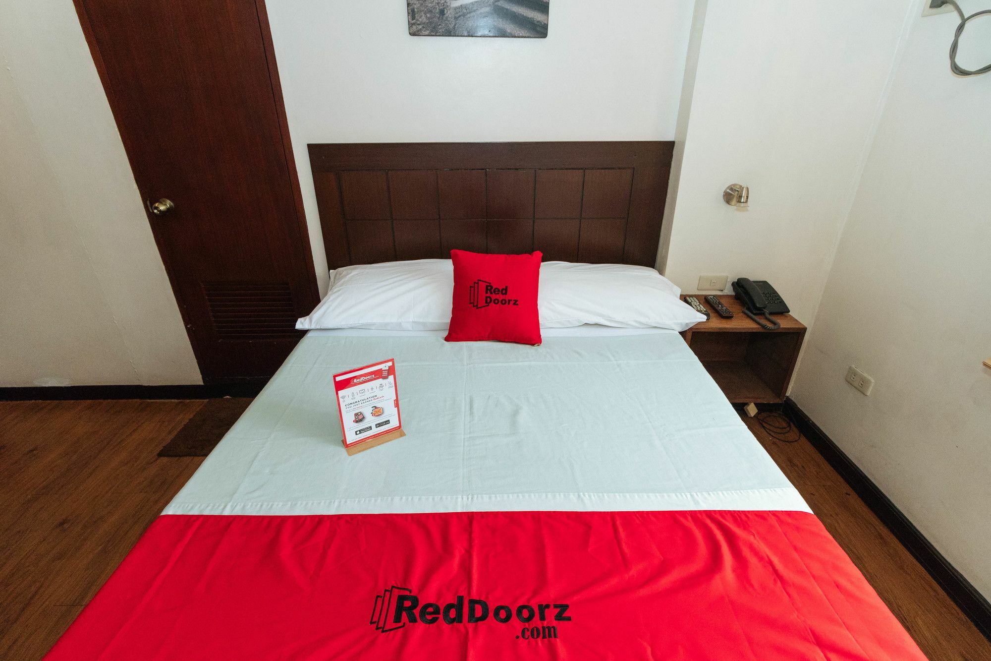 Reddoorz San Antonio Makati Hotell Manila Eksteriør bilde